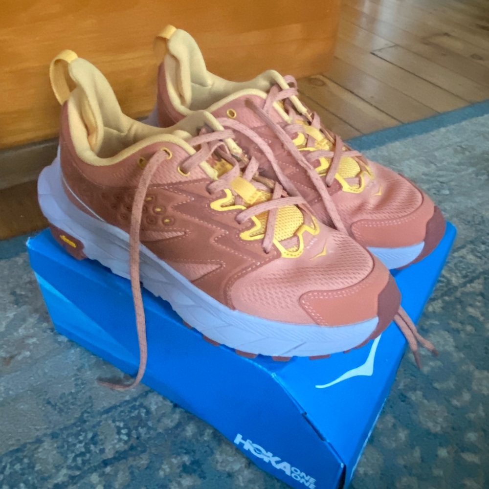 New Hoka One One Anacapa Low GTX running shoes